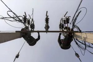 UP : बुलंदशहर में बिजली की तार के चपेट में आने से दो युवकों की मौत, दो घायल 