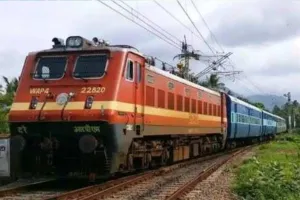 बरेली: मुंबई के लिए चले समर स्पेशल ट्रेन, अधिकारियों ने की सिफारिश