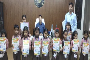 अयोध्या में बीएसए ने किया निपुण बच्चों को सम्मानित 