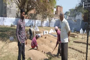 अयोध्या: शबे-बारात को लेकर तैयारियां, बुजुर्गों की कब्र पर होगी फातिहा 