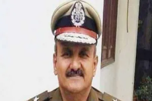 UP डीजीपी का सख्त निर्देश - पुलिसकर्मी ट्रेन में टिकट लेकर करें यात्रा, नहीं तो होगी कार्रवाई