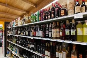 UP News : एक अप्रैल से महंगी हो जाएगी शराब-बीयर, 10 से 20 रुपये तक बढ़ेंगे दाम  