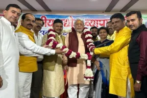 लखनऊ में बोले मंत्री सुरेश खन्ना- देश की विरासत को व्यापारियों ने ही संभाला 