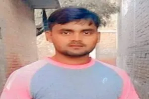 फतेहपुर: दूल्हे के भाई की कार हार्वेस्टर से टकराई, भाई और दोस्त की मौत, एक घायल