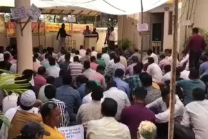 Strike: जौनपुर में विद्युत विभाग के 117 संविदा कर्मियों की सेवा समाप्त