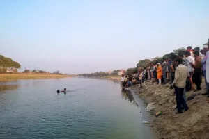 हादसा: पांच दोस्त गोमती नदी में डूबे, तीन का मिला शव, चौथे की तलाश जारी 