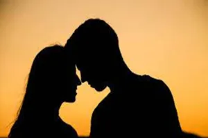 हरदोई: शहीद उद्यान में पहुंची एंटी रोमियो टीम तो मचा अफरा-तफरी, प्रेमी युगल ने गिड़गिड़ा कर मांगी माफी