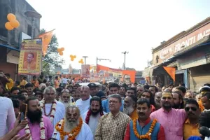 रामकोट की परिक्रमा के साथ राम जन्मोत्सव का भी हुआ श्री गणेश सैकड़ों की संख्या में अयोध्या के संत महंतों ने की परिक्रमा