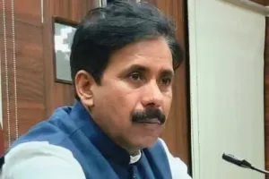 योगी के मंत्री अनिल राजभर ने सपा प्रमुख पर बोला हमला, कहा- Social Media की राजनीति से बाज आयें अखिलेश