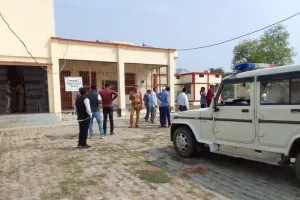 अमेठी: नशे में धुत सिपाही ने दीवान पर तानी राइफल, हवा में की फायरिंग, कलेक्ट्रेट में फैली सनसनी