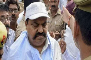 माफिया अतीक अहमद के दोनों नाबालिग बेटों को  प्रयागराज पुलिस ने भेजा बाल सुधार गृह 