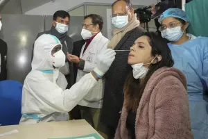 देश में कोरोना वायरस संक्रमण के उपचाराधीन मरीजों की संख्या बढ़कर 6,559 हुई 