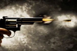 America: तीन वर्षीय बच्ची के हाथों दुर्घटनावश चली गोली, बहन की मौत 