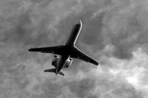 Germany से Mauritius जा रहा विमान तूफान में फंसा, 20 लोग घायल 