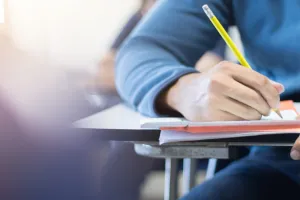 हल्द्वानी: परीक्षार्थी बोले, पेपर सरल पर संस्कृत के प्रश्न कठिन 