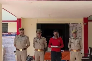 Mahoba News : 25 हजार रुपये के इनामी बदमाश को कबरई पुलिस ने किया गिरफ्तार, कई माह से था फरार