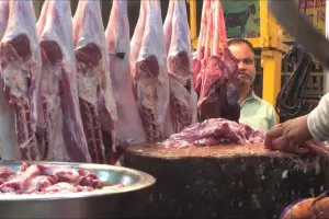 हल्द्वानी: मीट को लेकर दो पक्षों में घमासान, घर का दरवाजा तोड़कर तोड़फोड़