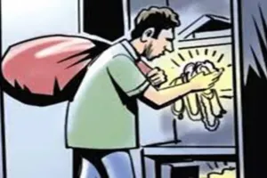 हल्द्वानी: लॉकर तोड़कर बहन के जेवर लेकर भागा नशेड़ी भाई