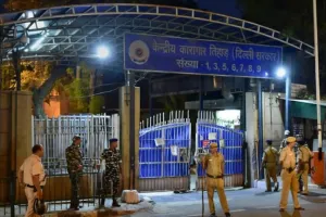 अन्य कैदी की भांति सिसोदिया को जेल नियमावली के अनुसार मूलभूत चीजें दी गयी: तिहाड़ जेल प्रशासन 