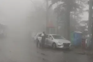 भवाली/भीमतालः पहाड़ों में हुई बारिश, तापमान में गिरावट