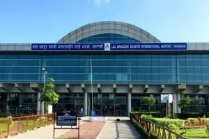 वाराणसी: बाबतपुर एयरपोर्ट को ड्रोन बम से उड़ाने की मिली धमकी, मचा हड़कंप... 