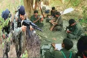 छत्तीसगढ़: नक्सल रोधी अभियानों में शामिल बस्तर मंडल के 77 पुलिसकर्मियों को आउट ऑफ टर्न पदोन्नति 