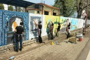 रामनगर:  G 20 - बयां करने लगी है दीवारों पर उकेरी तस्वीरें देवभूमि की संस्कृति                