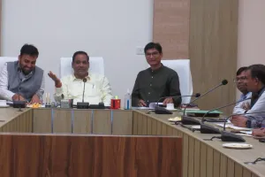 शाहजहांपुर: डीएम ने दिया ईंट भट्ठों की चिमनियों के धुएं की जांच का आदेश