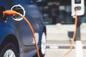 इलेक्ट्रिक वाहनों के लिए कच्ची सामग्री, बैटरी उत्पादन से चीन पर बढ़ेगी भारत की निर्भरता: जीटीआरआई 