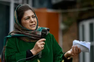 भारत में स्थिति पाकिस्तान से अलग नहीं, BJP सरकार विपक्षी नेताओं को डाल रही जेल में : महबूबा मुफ्ती