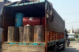 हल्द्वानीः वन विभाग ने पकड़ा 15 लाख रुपये का बिरोजा, तारपीन और वार्निश