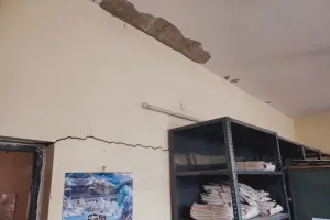 हल्द्वानी: जान जोखिम में डाल काम कर रहे निगम कर्मचारी 