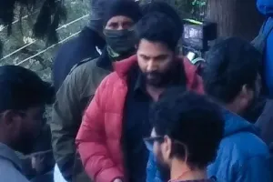 नैनीताल: रैमजे व बड़ा बाजार में मशूहर बॉलीवुड अभिनेता वरुण धवन ने की शूटिंग, प्रशंसक नहीं कर पाए दीदार