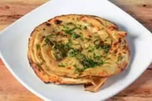 रोजाना सब्जी-रोटी खाने से हो चुके हैं बोर, घर पर बनाएं टेस्टी मसाला पराठा, जानें रेसिपी