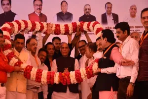 देश में आवाज इमरजेंसी में कराई जाती थी बंद : राजनाथ सिंह