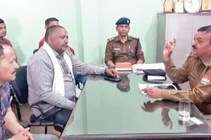 लालकुआंः हाईवे से टेंट हटाने व ओवरलोड वाहनों को न रोकने के दिए निर्देश