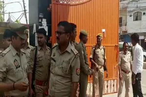Atique-Ashraf murder: प्रयागराज के कॉल्विन हॉस्पिटल पहुंची एसआईटी टीम, क्राइम सीन कर रही रिक्रिएट 