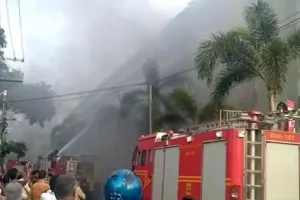 कोझिकोड के कपड़ा शोरूम में लगी भीषण आग, लाखों का माल जलकर खाक