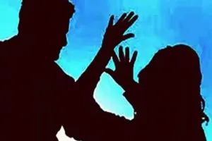 एटा में पानी भरने के विवाद में दबंगों ने महिला को पीटा, अस्पताल में मौत 