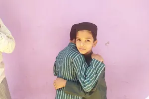 बाराबंकी में धूमधाम से मनाया गया ईद का त्योहार, एक-दूसरे को गले लगाकर दी मुबारकबाद 