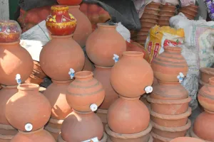 बरेली: कूलर, मटके, टोपी, गमछे सब पर महंगाई की गर्मी