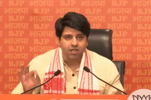 कांग्रेस को ओबीसी समुदाय से भी माफी मांगनी चाहिए : शहजाद पूनावाला 