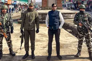 गुजरात पुलिस ठग किरण पटेल को जम्मू-कश्मीर से अहमदाबाद लेकर आई, खुद को बताता था PMO का वरिष्ठ अधिकारी 