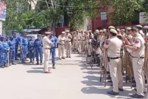 हनुमान जयंती शोभायात्रा के मद्देनजर दिल्ली के जहांगीरपुरी में कड़ा सुरक्षा बंदोबस्त 