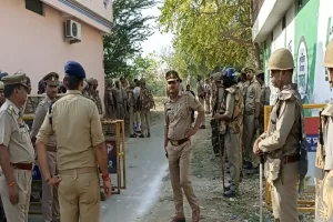 चकिया और कसारी मसारी में PAC और RAF कड़ा बंदोबस्त, हर आने-जाने वाले पर है नजर 