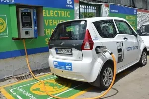 वडोदरा स्टेशन पर इलेक्ट्रिक वाहन चार्जिंग सुविधा शुरू 