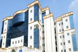 लखनऊ : BBD University के 42 स्टूडेंट को हुई फूड प्वाइजनिंग, star night party के बाद बिगड़ी हालत  