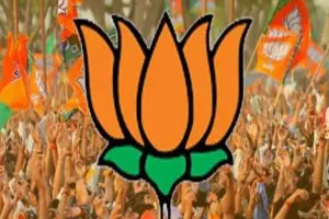 कालाढूंगी: निकाय चुनाव से पूर्व दर्जनों ने कांग्रेस छोड़कर थामा भाजपा का दामन