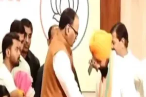 लखनऊ: BJP में शामिल हुए शहर कांग्रेस अध्यक्ष दिलप्रीत सिंह 