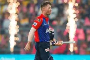 डेविड वॉर्नर पर क्यों भड़के सहवाग और गावस्कर?, जानें वजह